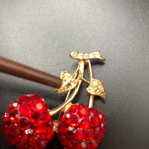 Vintage Signed Suzanne Bjontegard Faux Ruby Red Cherries Brooch FLAW - Picture 2 of 10